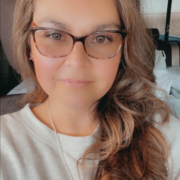 Meet your Posher, Melissa - Picture 3 of 9